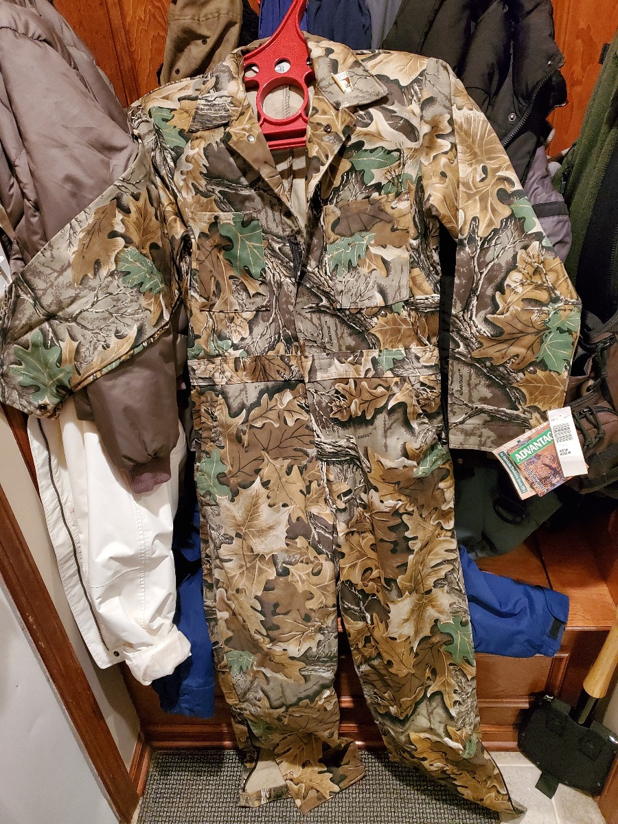 Everest 10X brand Stalker suit coverall, Advantage Camo, medium regular - $48.99 at Everest